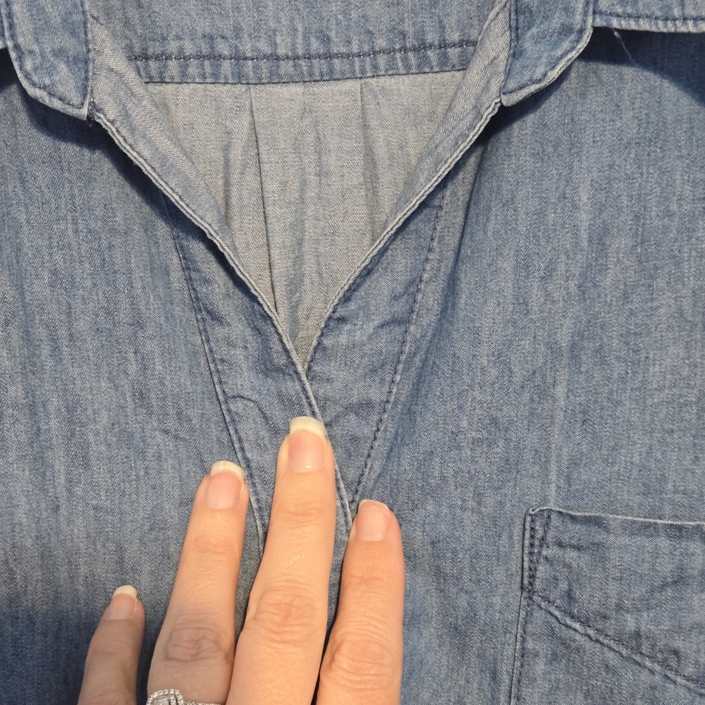 CJ Banks Women’s Chambray Denim Button Down Shirt 3X Blue Lightweight Casual Top - Picture 5 of 6
